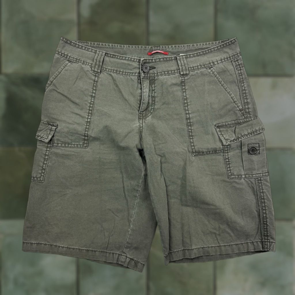 Vintage VINTAGE UNIONBAY Cargo Shorts Womens 11 Green Y2K Grunge Baggy 90s Size 32" / US 10 / IT 46 - 1 Thumbnail