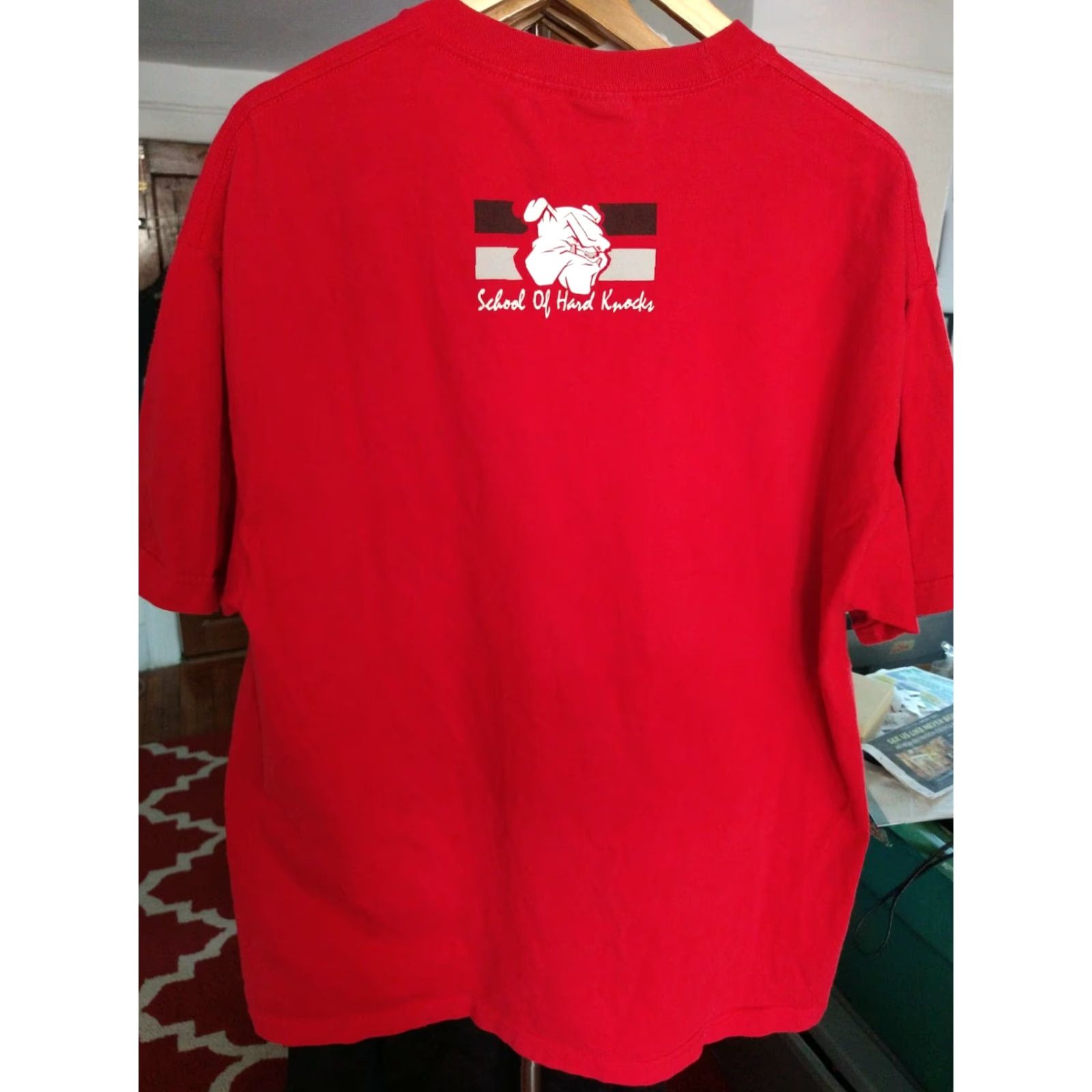 Vintage VINTAGE School Of Hard Knocks T-Shirt XL Red 90s Graffiti Graphic 100% Cotton Mens Big & Tall Bull Dog Cadillac SOHK N/A Size US XL / EU 56 / 4 - 4 Thumbnail