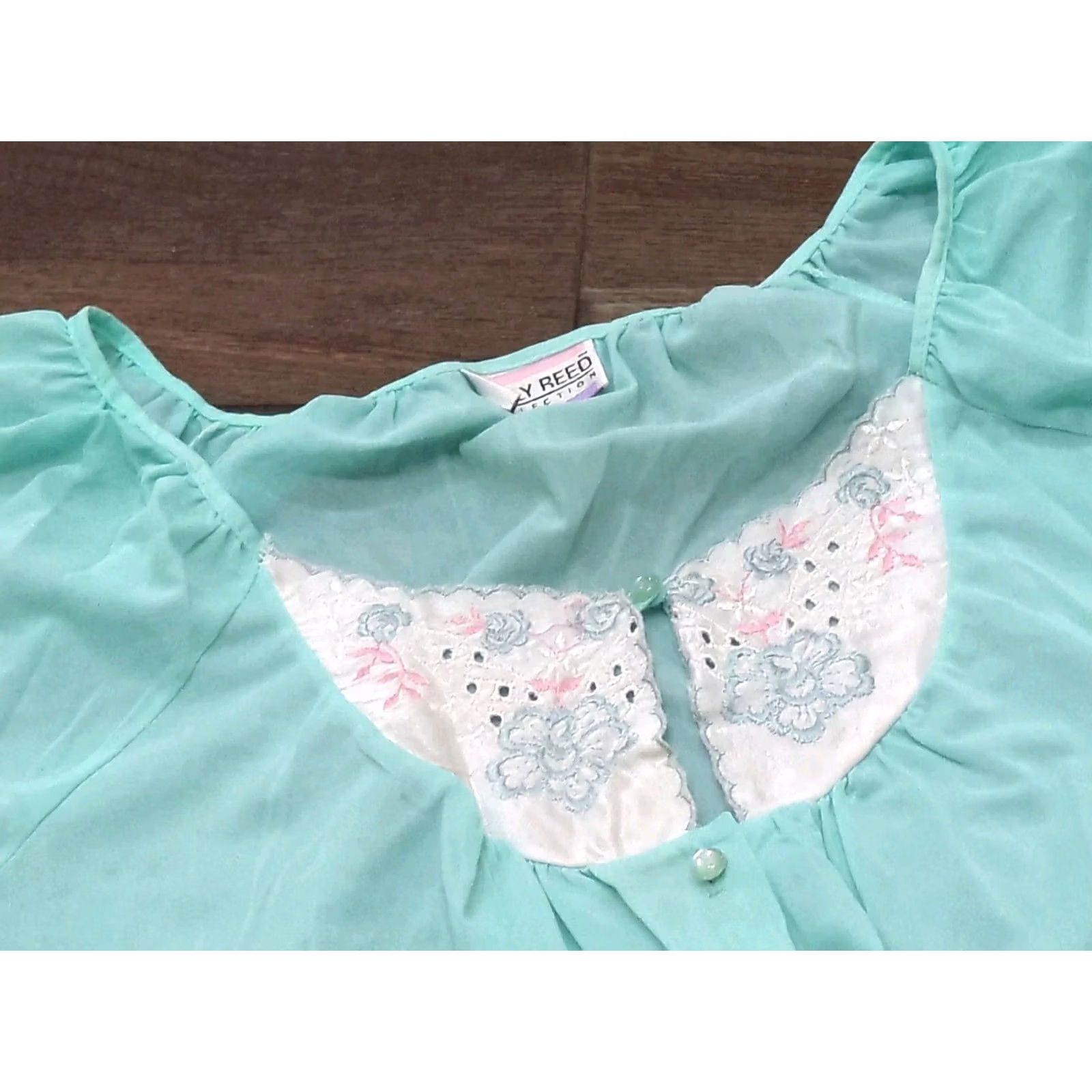 Vintage VINTAGE Kelly Reed Pajama Top Womens Shirt Regular L Embroidered Short Sleeve USA Green Satin Nylon Blouse Spring Summer Theme USA Size L / US 10 / IT 46 - 2 Thumbnail
