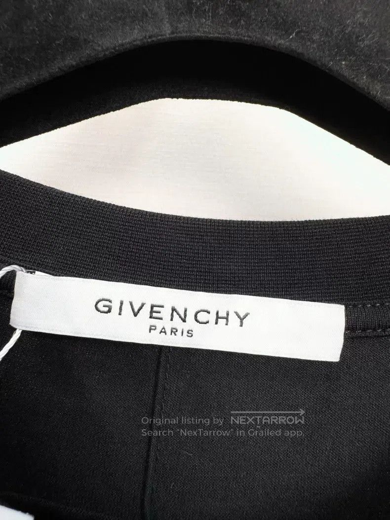 Givenchy Givenchy Classic Shark Print Short Sleeve Size L Size US L / EU 52-54 / 3 - 2 Thumbnail