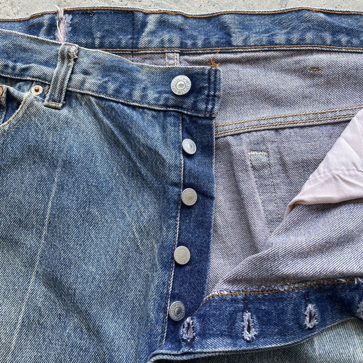 Levi's 90s Vintage Levi’s 501 Mudwash Jeans Faded Pants Denim W39 Size US 39 - 7 Thumbnail