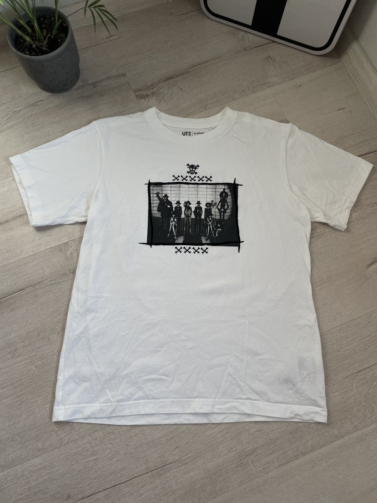 One Piece × Uniqlo Rare One Piece Uniqlo UT Archive King Of Pirates Anime Tee Size US M / EU 48-50 / 2 - 3 Thumbnail