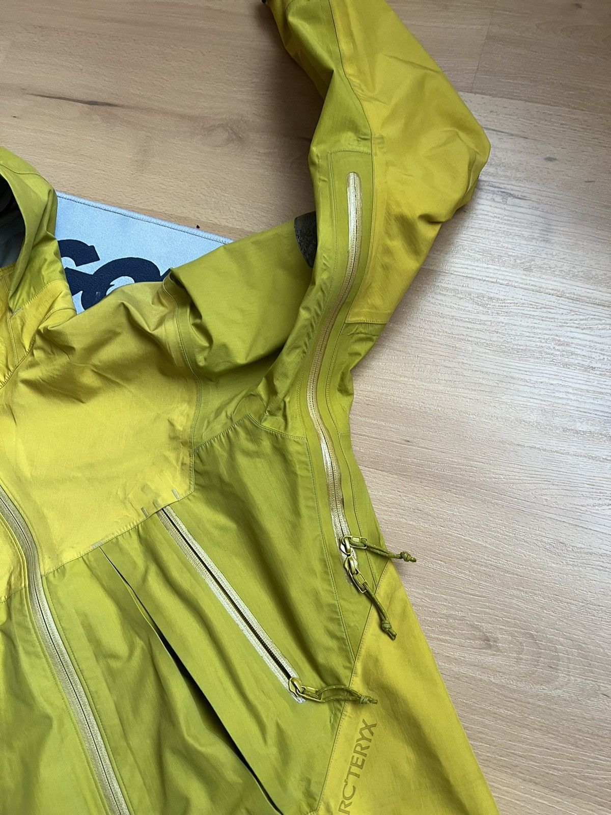 Arc'teryx Arc’teryx Gore-Tex Jacket yellow Size US M / EU 48-50 / 2 - 4 Thumbnail