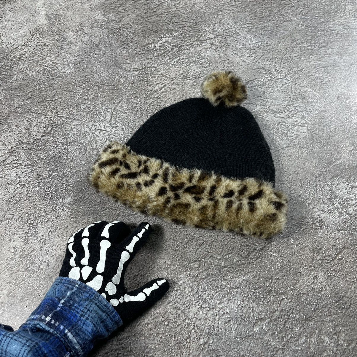 Vintage Vintage Y2K Fuzzy Mohair Beanie Black Tan Leopard Grail OS Size ONE SIZE - 1 Thumbnail