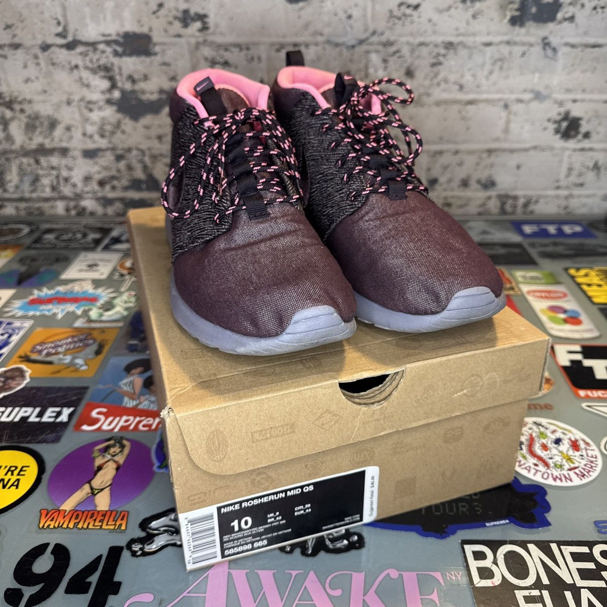 Nike Nike Roshe Run Mid City Pack NYC Sz 10 Maroon NDS Size US 10 / EU 43 - 8 Thumbnail