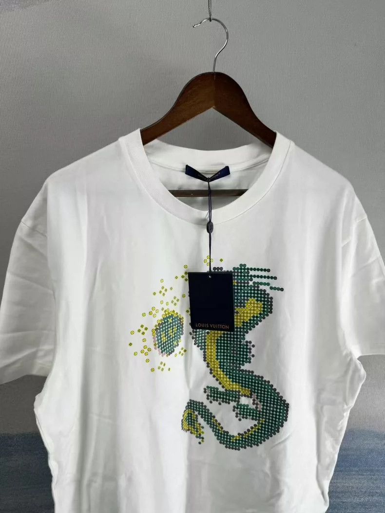 Louis Vuitton Louis Vuitton White Short Sleeve Dragon Shirt-2506 Size US XXL / EU 58 / 5 - 2 Thumbnail