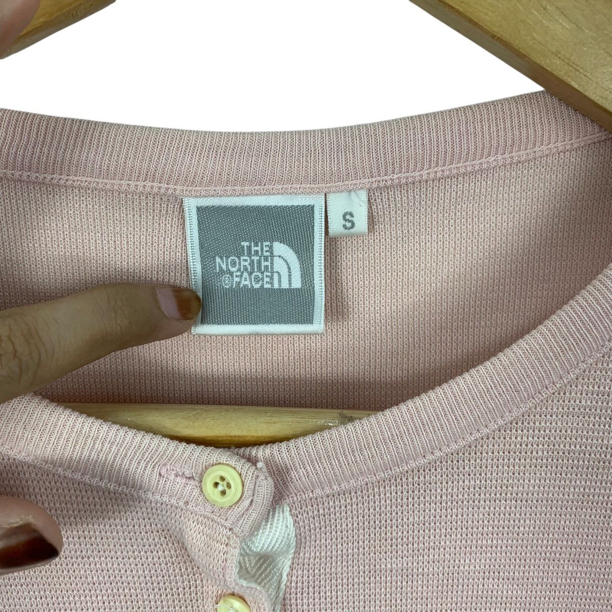 The North Face Vintage THE NORTH FACE Waffle Henley Peach Tee Shirt Top Size S / US 4 / IT 40 - 7 Thumbnail