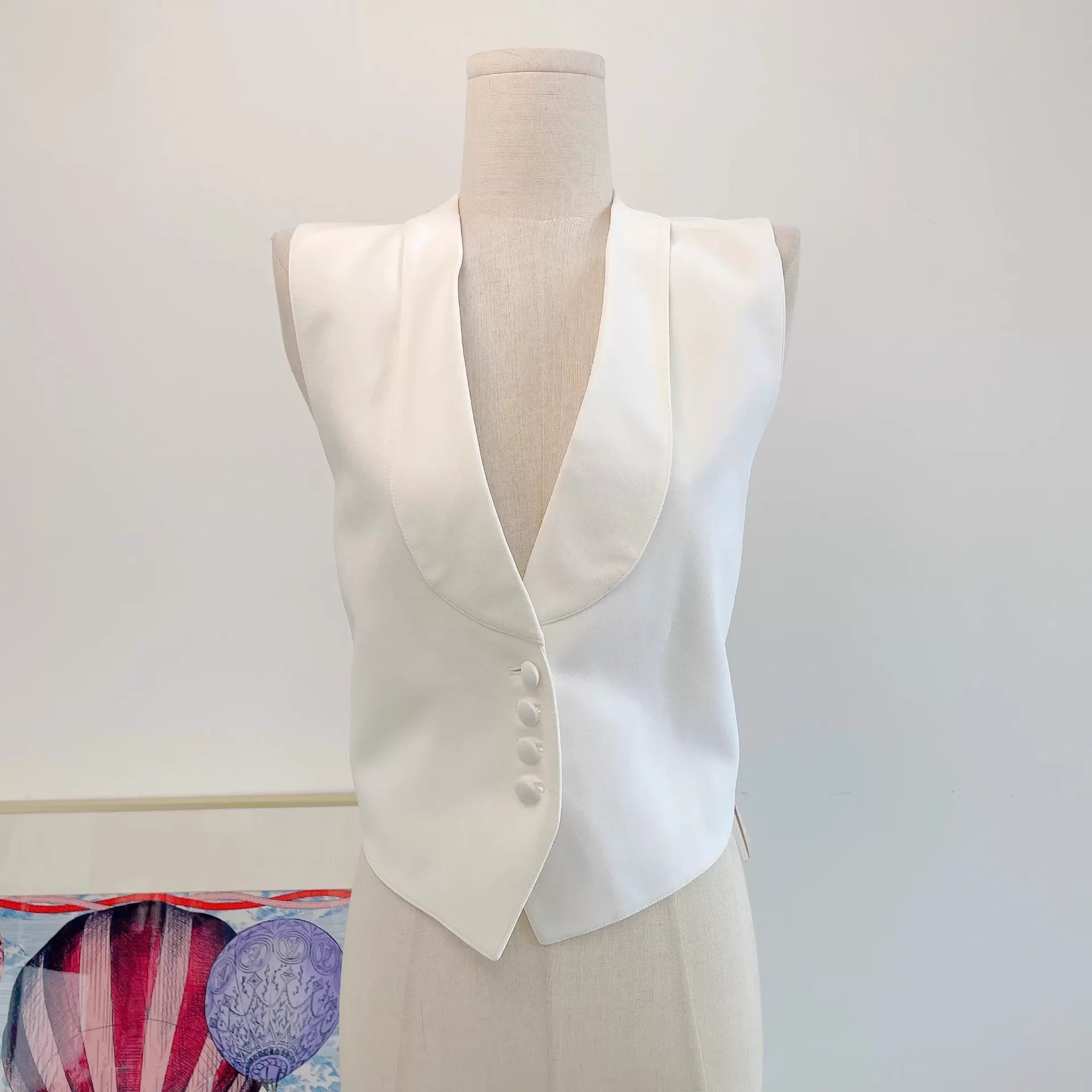 Givenchy Givenchy White Open Back Top 36 Size XS / US 0-2 / IT 36-38 - 1 Thumbnail