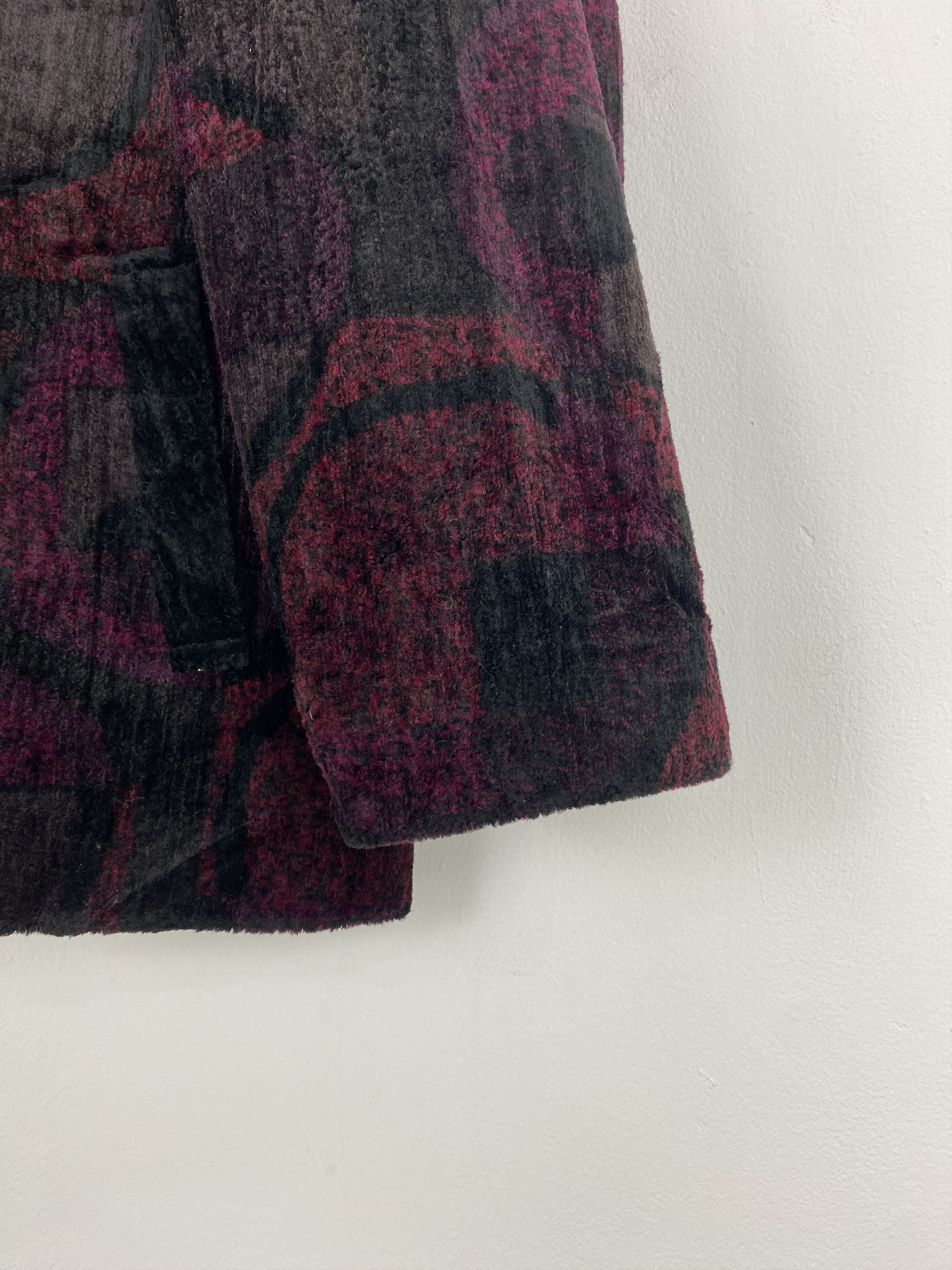 Japanese Brand Vintage Novelty Boroque Velvet Button Up Jacket J1743 Size M / US 6-8 / IT 42-44 - 7 Thumbnail
