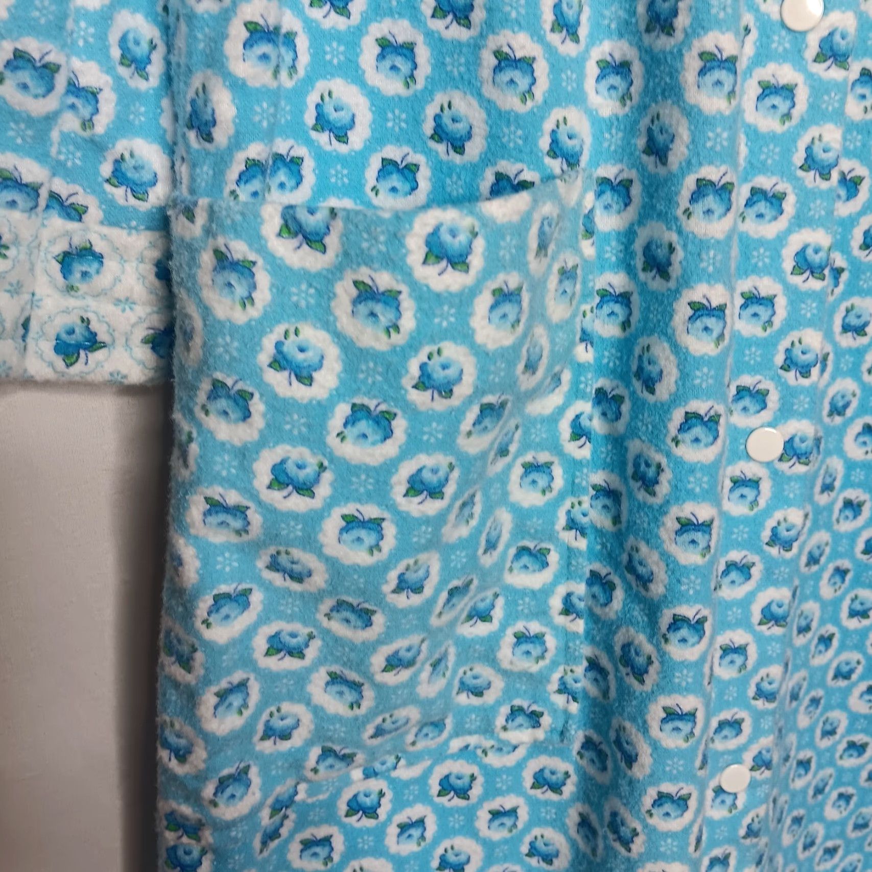 Vintage VINTAGE Dan-Ellen Gown Women's Small Blue Floral Flannel Snap Front Grannycore USA Made 39" Long Size ONE SIZE - 4 Thumbnail