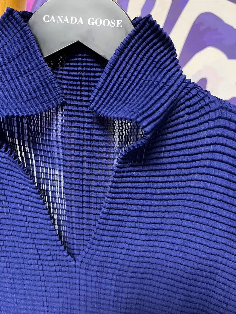 Issey Miyake Issey Miyake size:2 A half-sleeved T-shirt with a deep blu Size S / US 4 / IT 40 - 2 Thumbnail