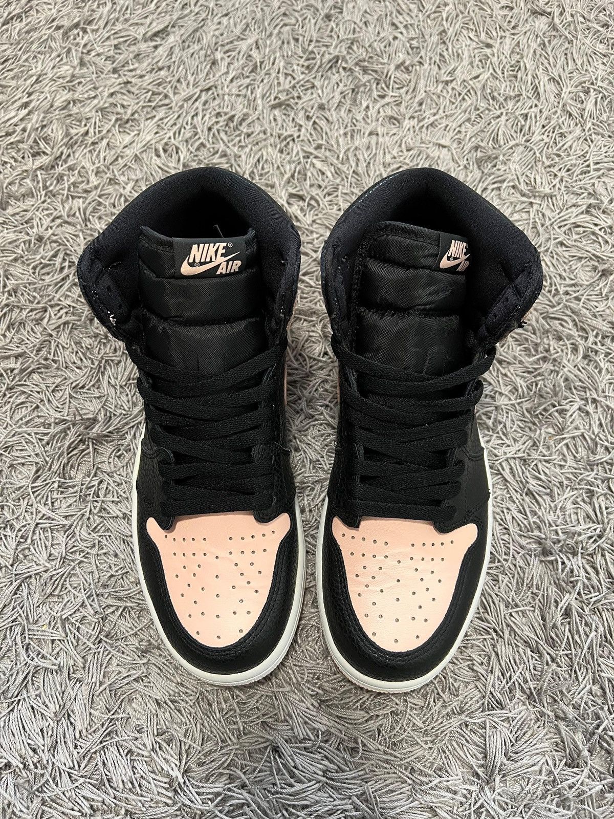 Nike Jordan 1 Retro High Black Crimson Tint Size US 9 / EU 42 - 2 Thumbnail