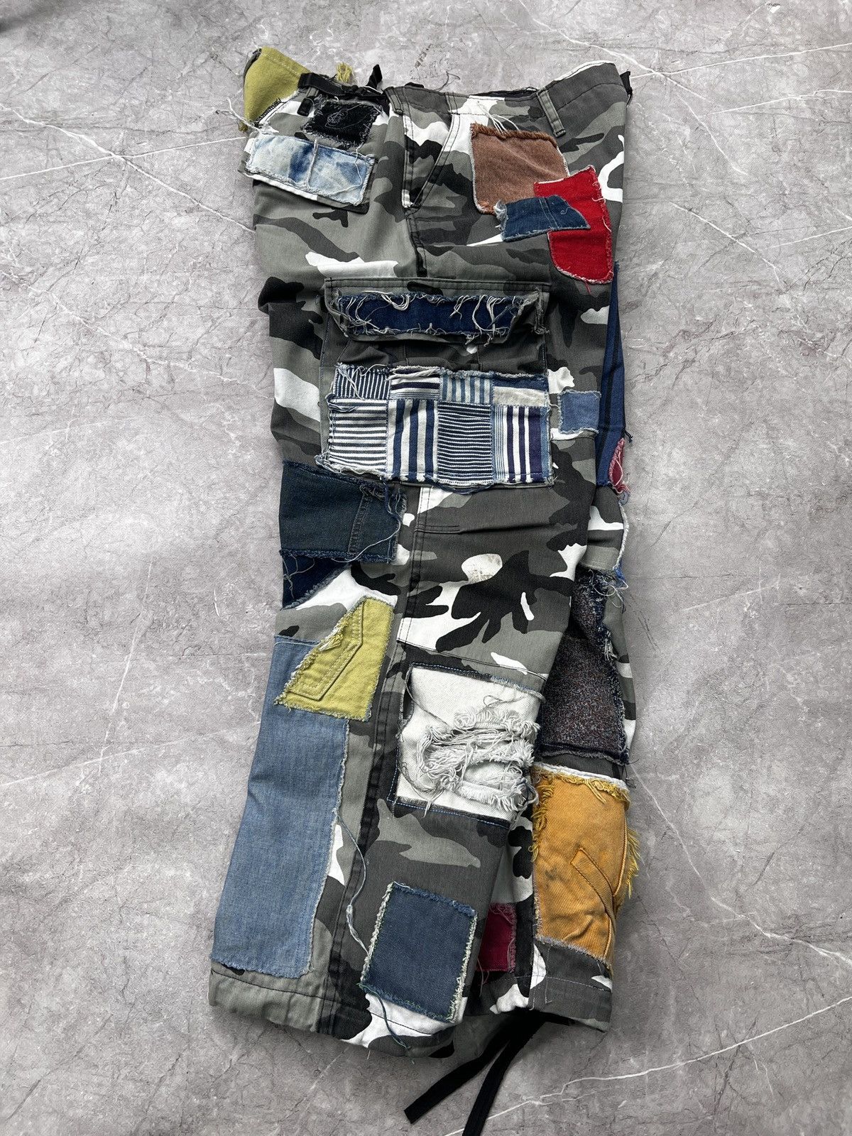 Japanese Brand VINTAGE MILITARY CUSTOM PATCHWORK JAPANESE BAGGY CARGO PANTS Size US 34 / EU 50 - 9 Thumbnail