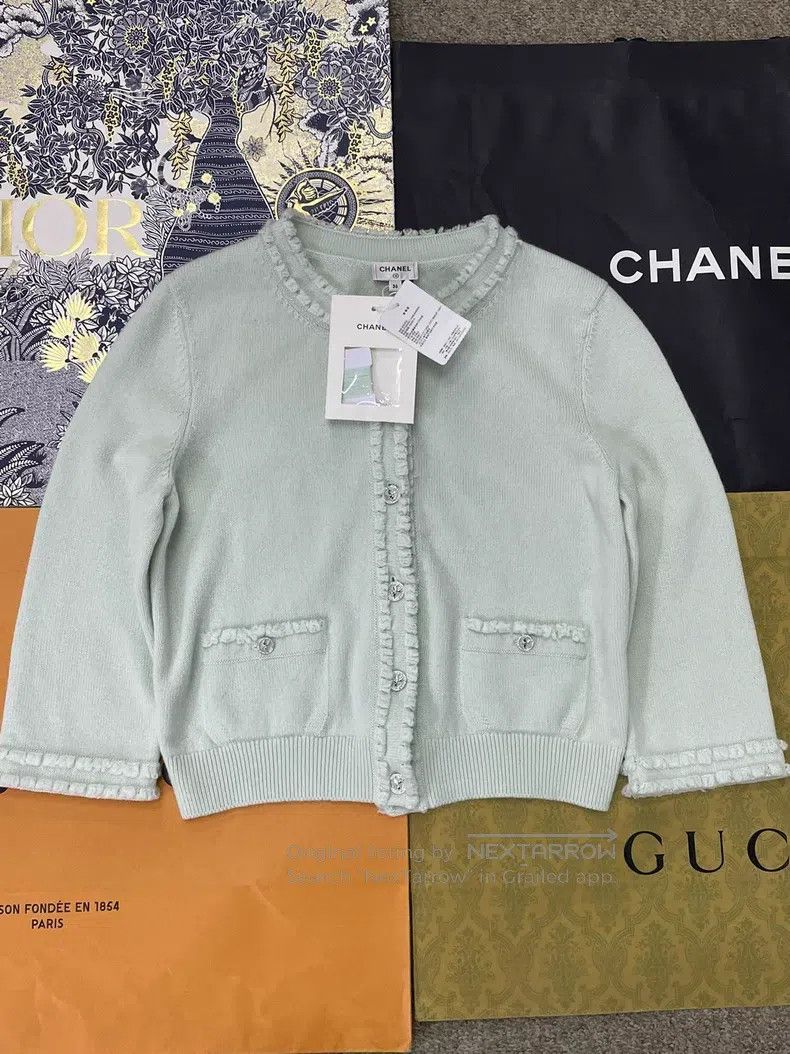 Chanel Chanel 25S mint green lace cashmere knitted cardigan coat Size XS / US 0-2 / IT 36-38 - 1 Thumbnail