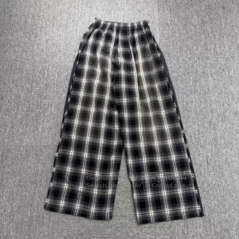 Balenciaga Balenciaga size XXS Plaid Patchwork Casual Pants Size US 27 - 1 Thumbnail