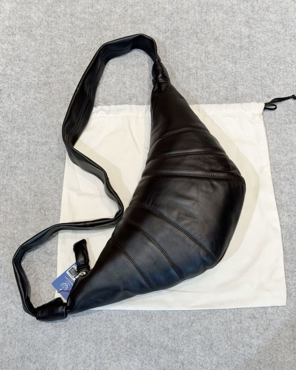 Lemaire Lemaire Chocolate Lambskin Croissant Crossbody Bag KKKK9 Size ONE SIZE - 5 Thumbnail