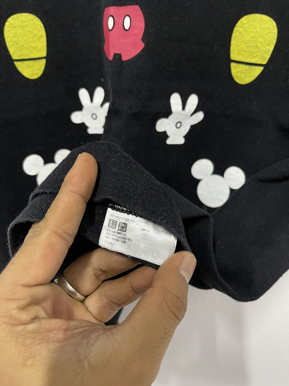 Cartoon Network × Japanese Brand × Mickey Mouse Mickey Mouse x Uniqlo t-shirt Size US L / EU 52-54 / 3 - 4 Thumbnail