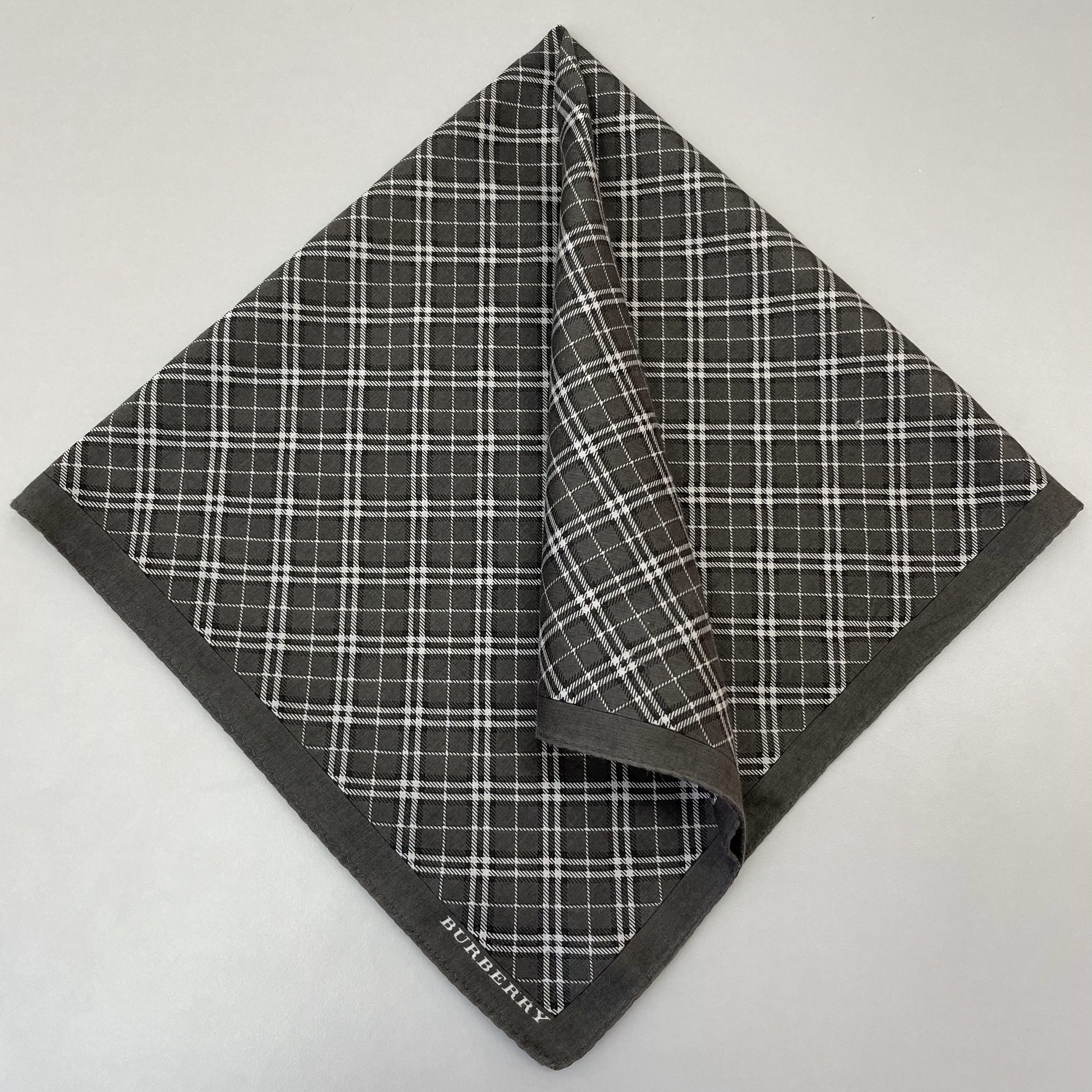 Burberry Burberry Handkerchief / Neckerchief / Bandana - 4277 Size ONE SIZE - 1 Thumbnail
