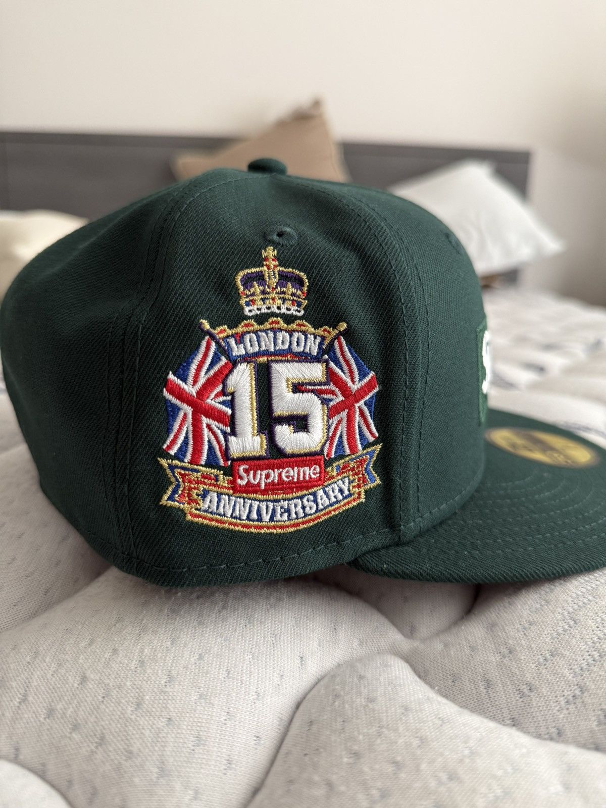 New Era × Supreme Supreme x New Era Box Logo Fitted 7 1/4 “London” Size ONE SIZE - 2 Thumbnail