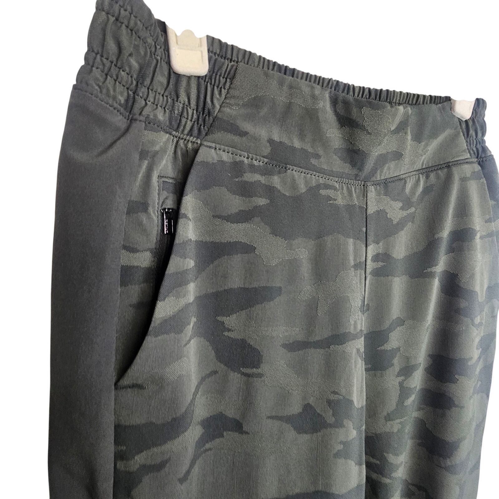 Athleta Athleta Womens Green Camo Brooklyn Textured Lined Joggers 2 Size 26" / US 2 / IT 38 - 4 Thumbnail