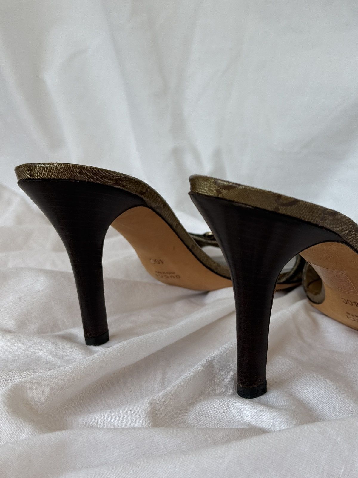 Gucci Gucci Metallic Gold Monogram GG Mules Size US 10 / IT 40 - 10 Thumbnail