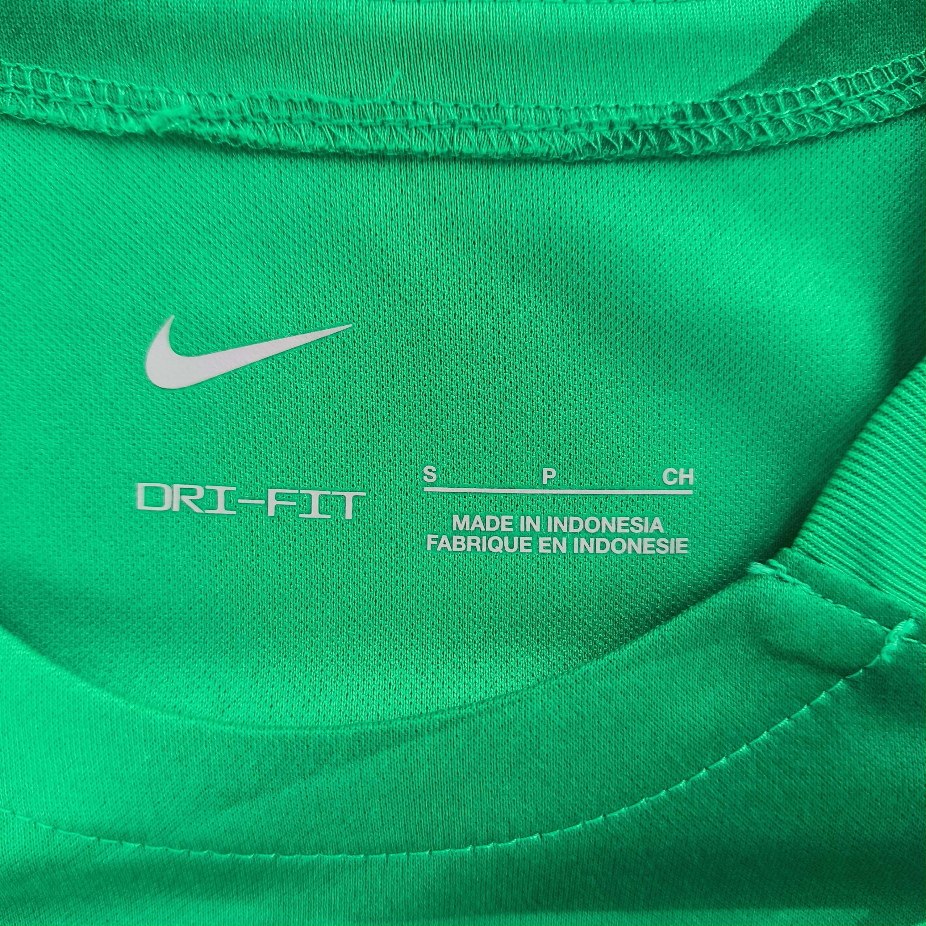 Nike England 2024-26 Nike goalkeeper football jersey shirt size S Size US S / EU 44-46 / 1 - 4 Thumbnail