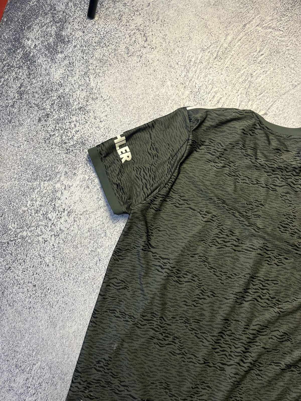 Adidas MANCHESTER UNITED 2020 2021 AWAY FOOTBALL SOCCER JERSEY Size US XL / EU 56 / 4 - 25 Thumbnail