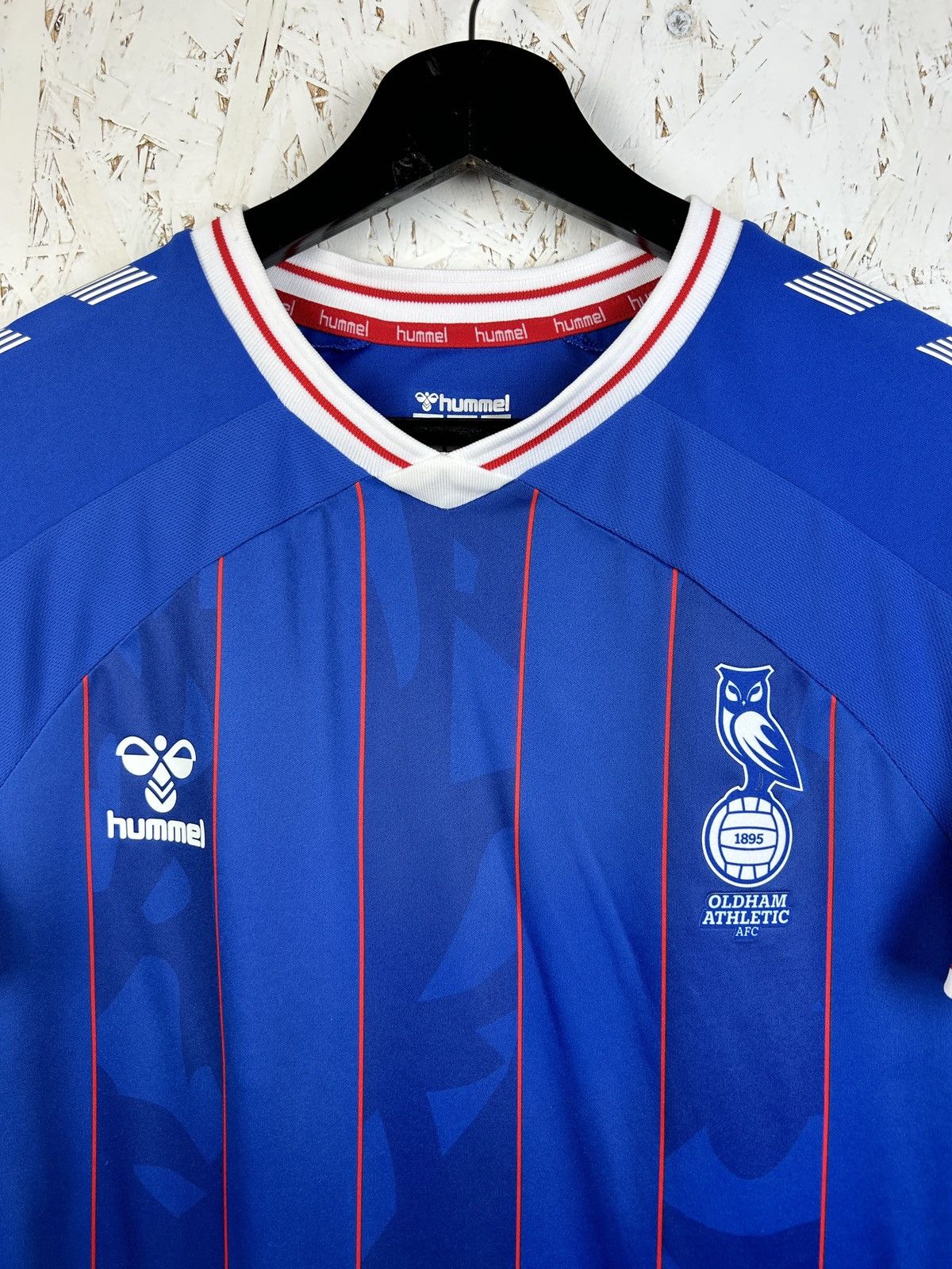 Hummel Hummer Oldham Athletic 2021/22 Home Kit Soccer Jersey Size US S / EU 44-46 / 1 - 2 Thumbnail