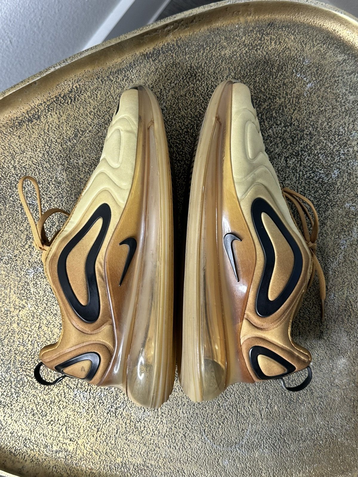 Nike Nike Air Max 720 Size US 9 / EU 42 - 5 Thumbnail