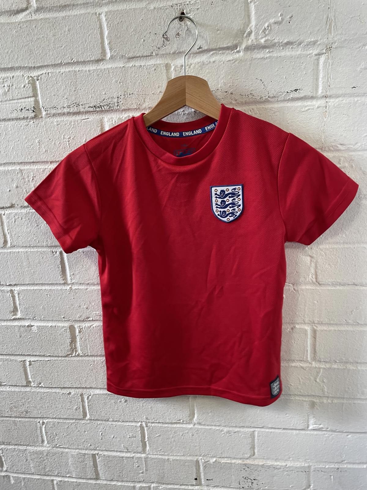 Designer England Football Red Short Sleeve T-Shirt Size US M / EU 48-50 / 2 - 1 Thumbnail