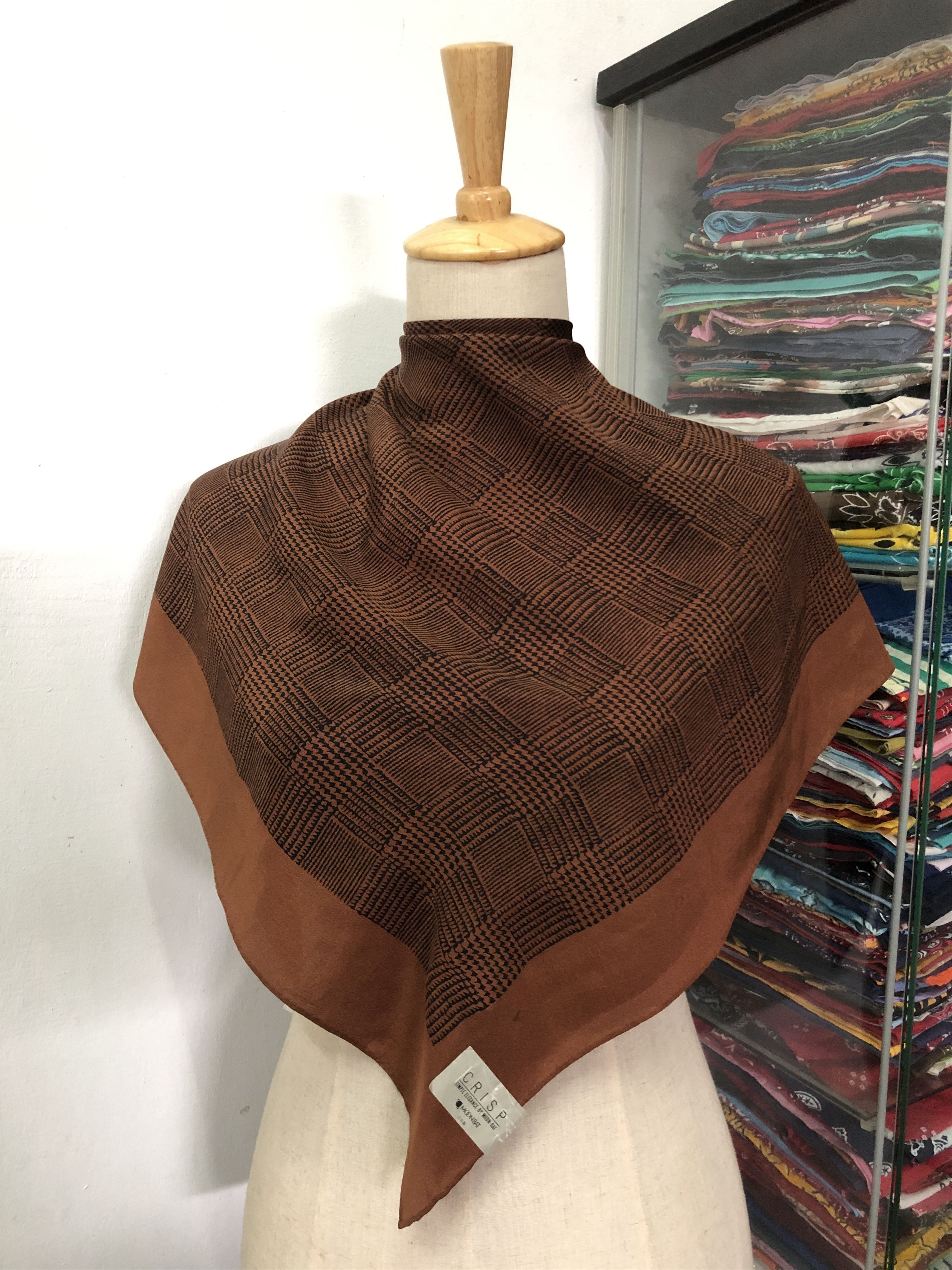 Vintage Vintage Crisp Silk Scarf Size ONE SIZE - 1 Thumbnail