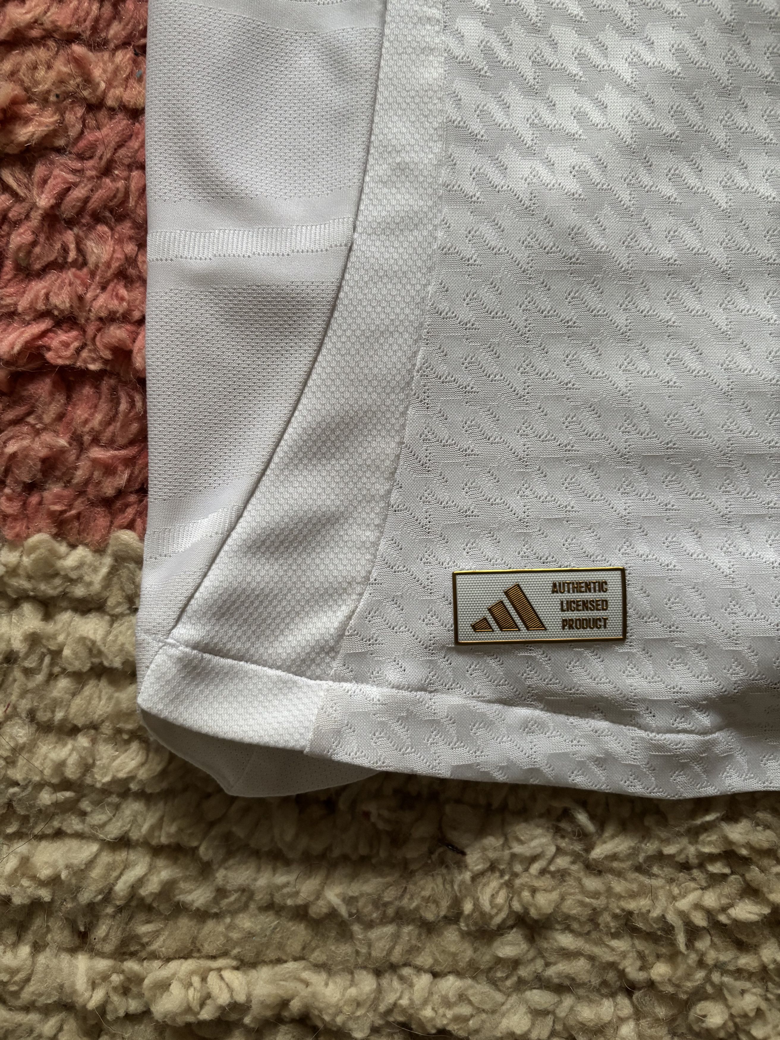 Adidas Real Madrid Mbappé #9 Home Jersey (Authentic Match Version) Size US L / EU 52-54 / 3 - 2 Thumbnail