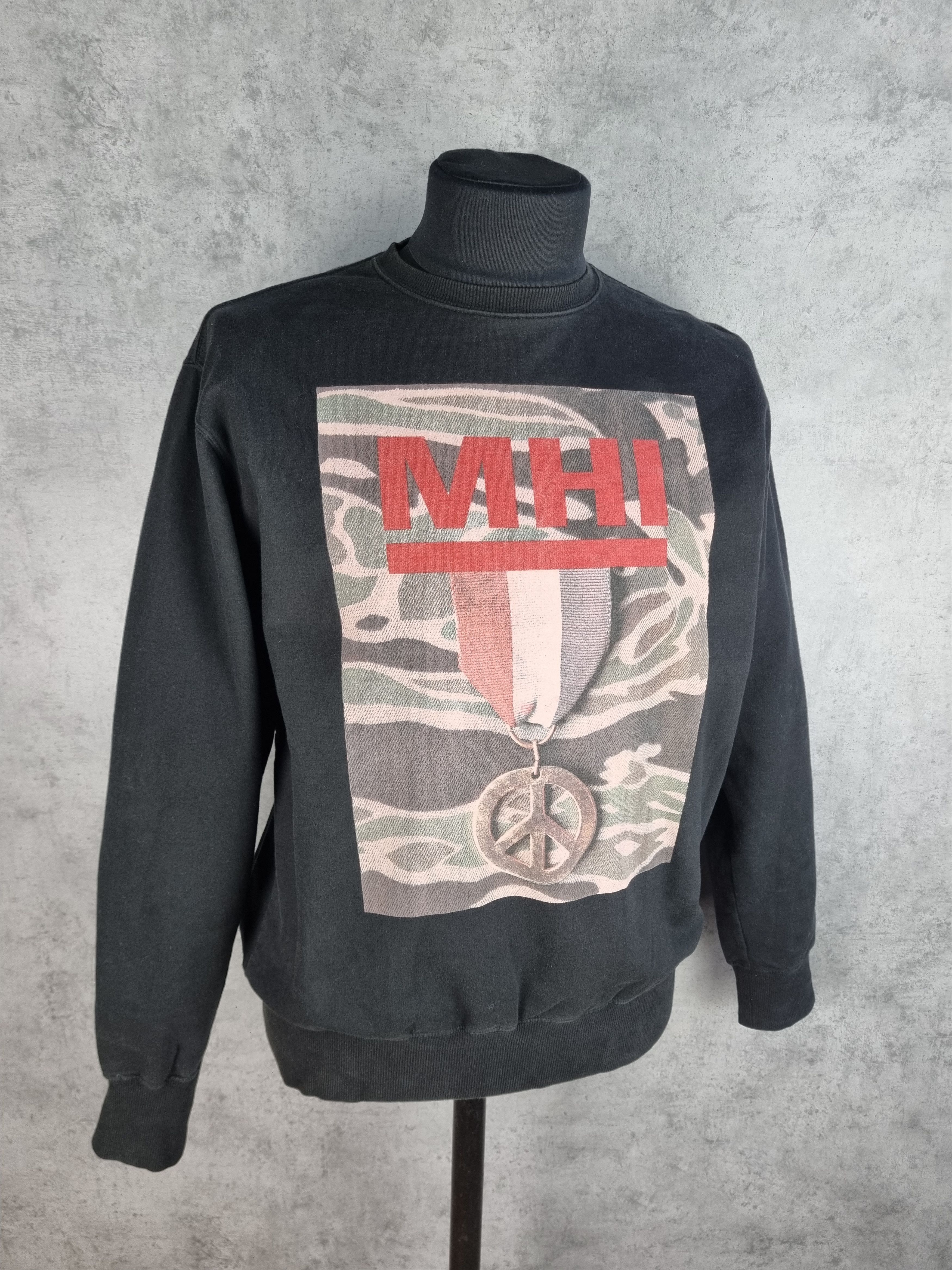 MHI × Maharishi Faded MAHARISHI MH1 Rare Big Logo Medal Sweatshirt Size US L / EU 52-54 / 3 - 1 Thumbnail