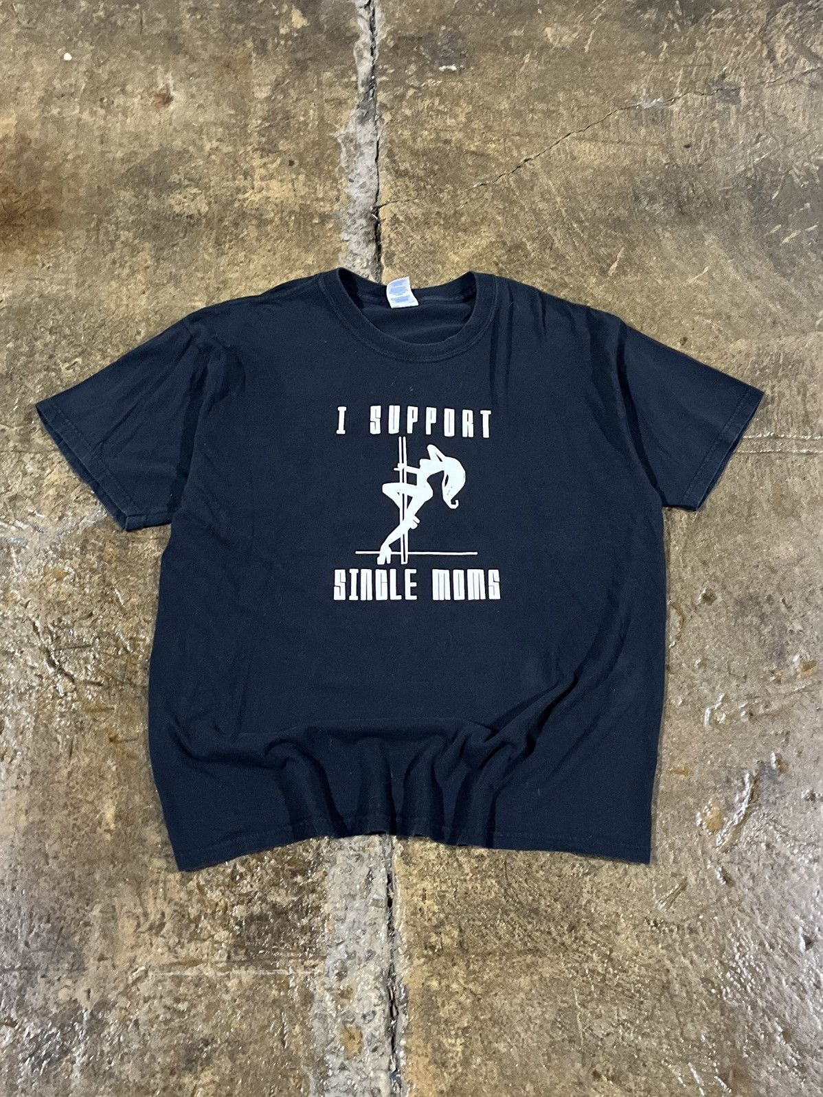 Vintage Crazy Vintage I Support Single Moms Sex Pornstar Humor Tee Size US XL / EU 56 / 4 - 1 Thumbnail