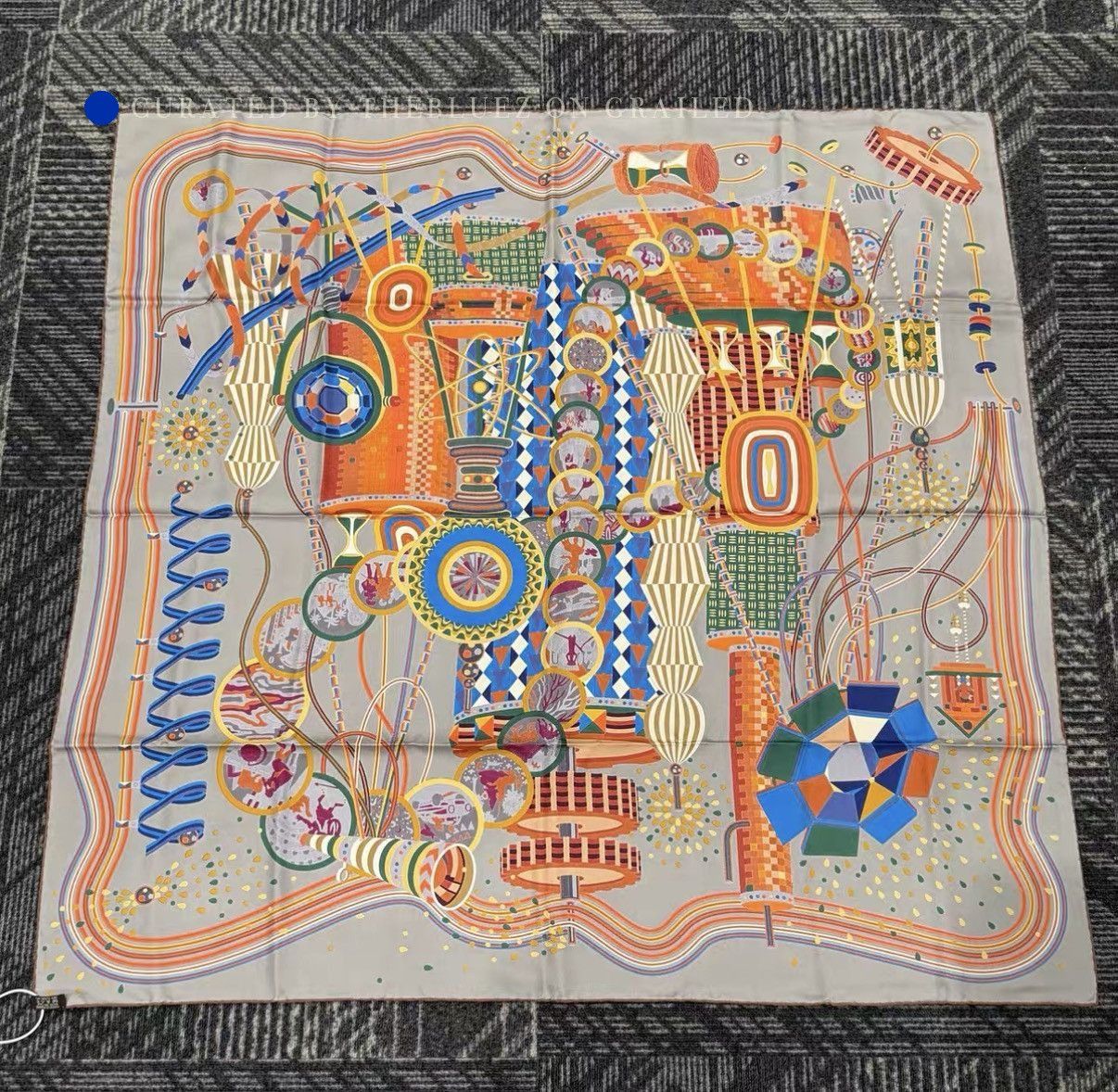 Hermes Silk Scarf in Vibrant Orange Size ONE SIZE - 1 Thumbnail