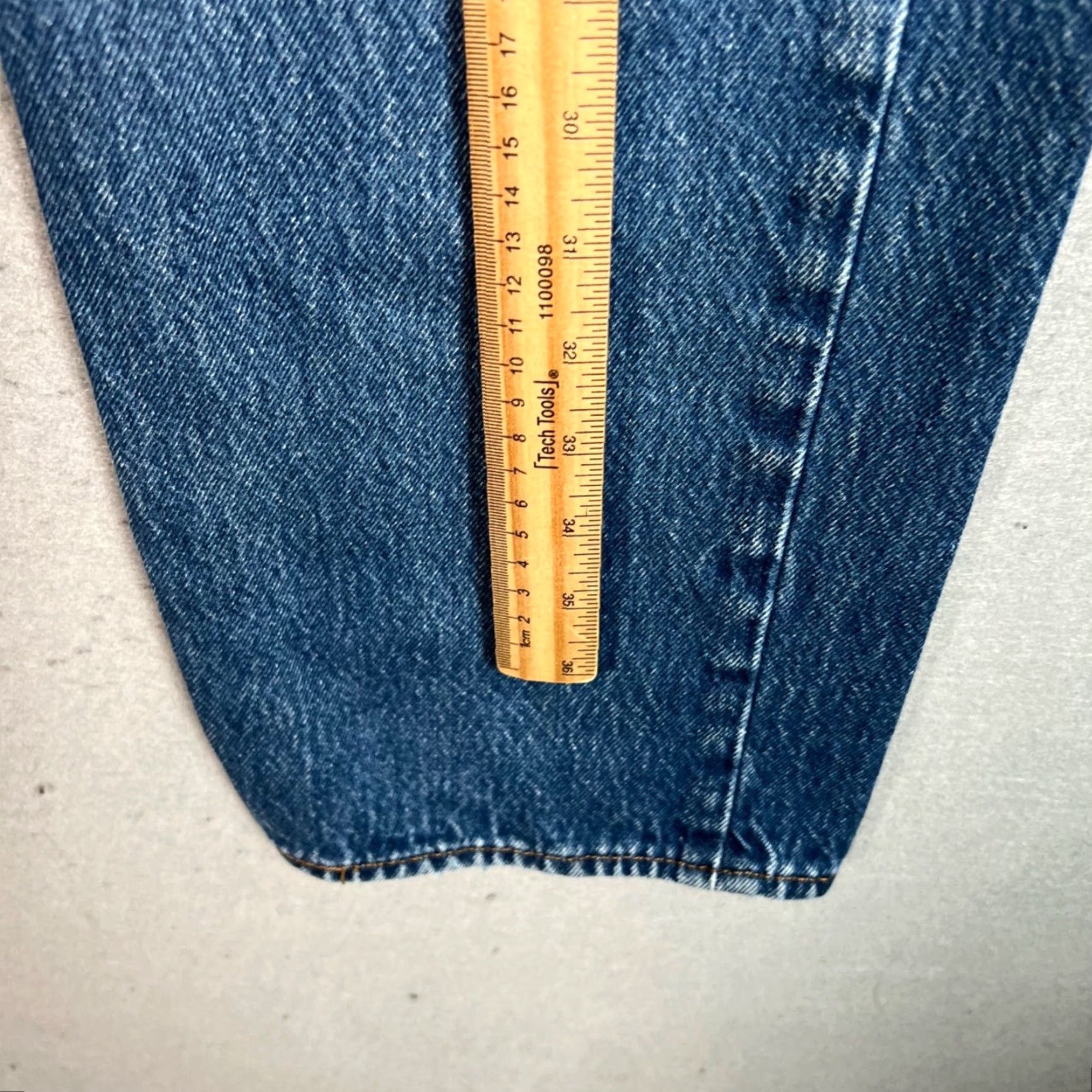 Levi's Levi's 501 Jeans Mens Size 34 Blue Denim Straight Leg Regular 5-Pocket Pattern Solid Button Closure Vintage No Size US 34 / EU 50 - 7 Thumbnail