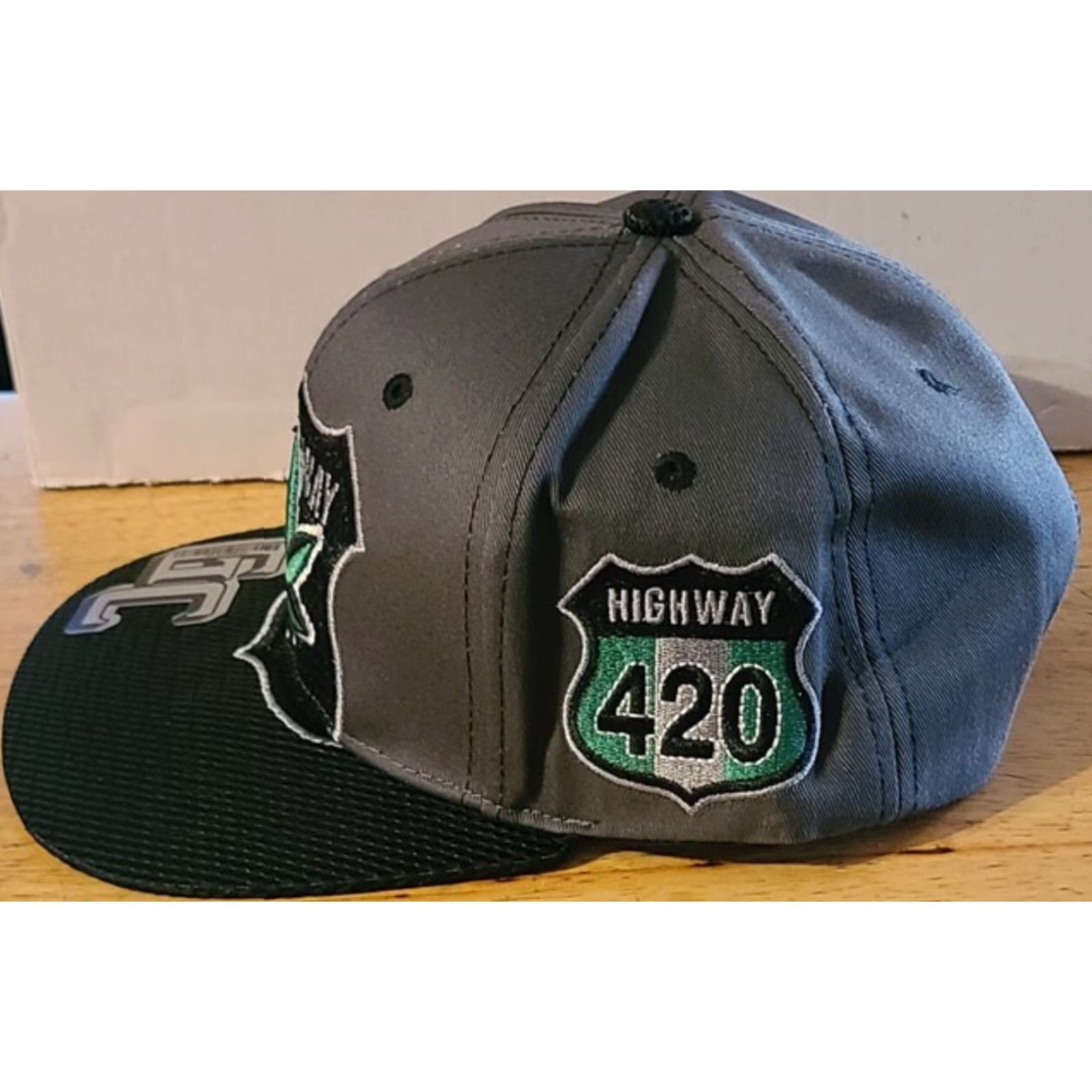 Vintage ADJUSTABLE GRAY MARIJUANA LEAF 420 WEED CANNABIS SNAPBACK BASEBALL CAP Mens Size ONE SIZE - 2 Thumbnail