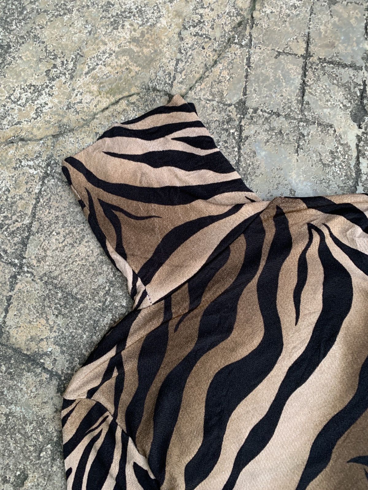 Japanese Brand y2k Sexy LuLu Tiger Skin Pattern Fitted Turtleneck Top Size S / US 4 / IT 40 - 6 Thumbnail