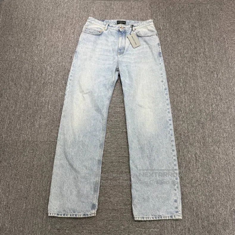 Balenciaga Balenciaga Washed distressed destroyed jeans Size US 30 / EU 46 - 1 Thumbnail