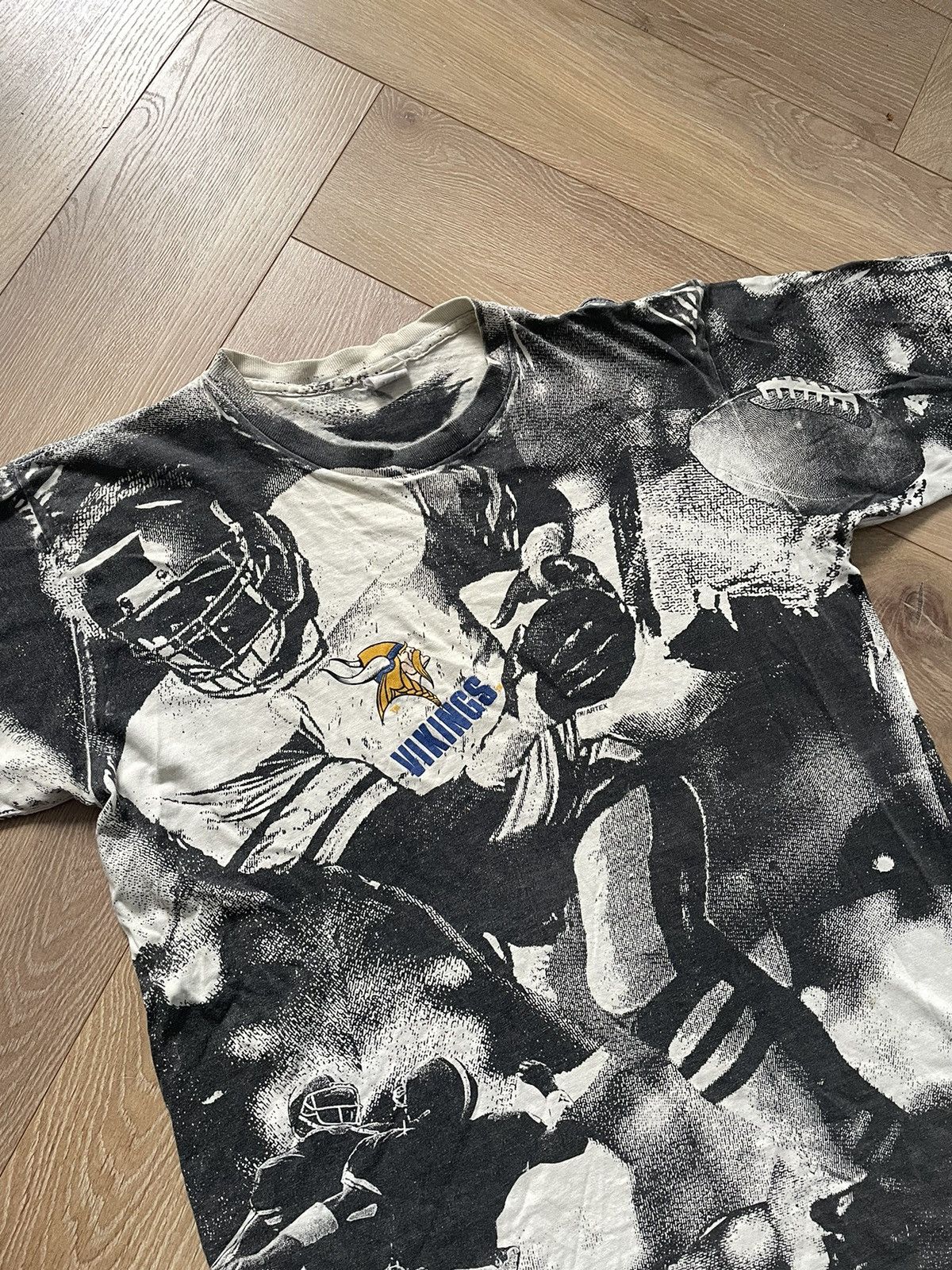 NFL × Vintage VTG 90s NFL MINNESOTA VIKINGS AMW SPORTS AOP SPRASH T-SHIRT Size US M / EU 48-50 / 2 - 2 Thumbnail