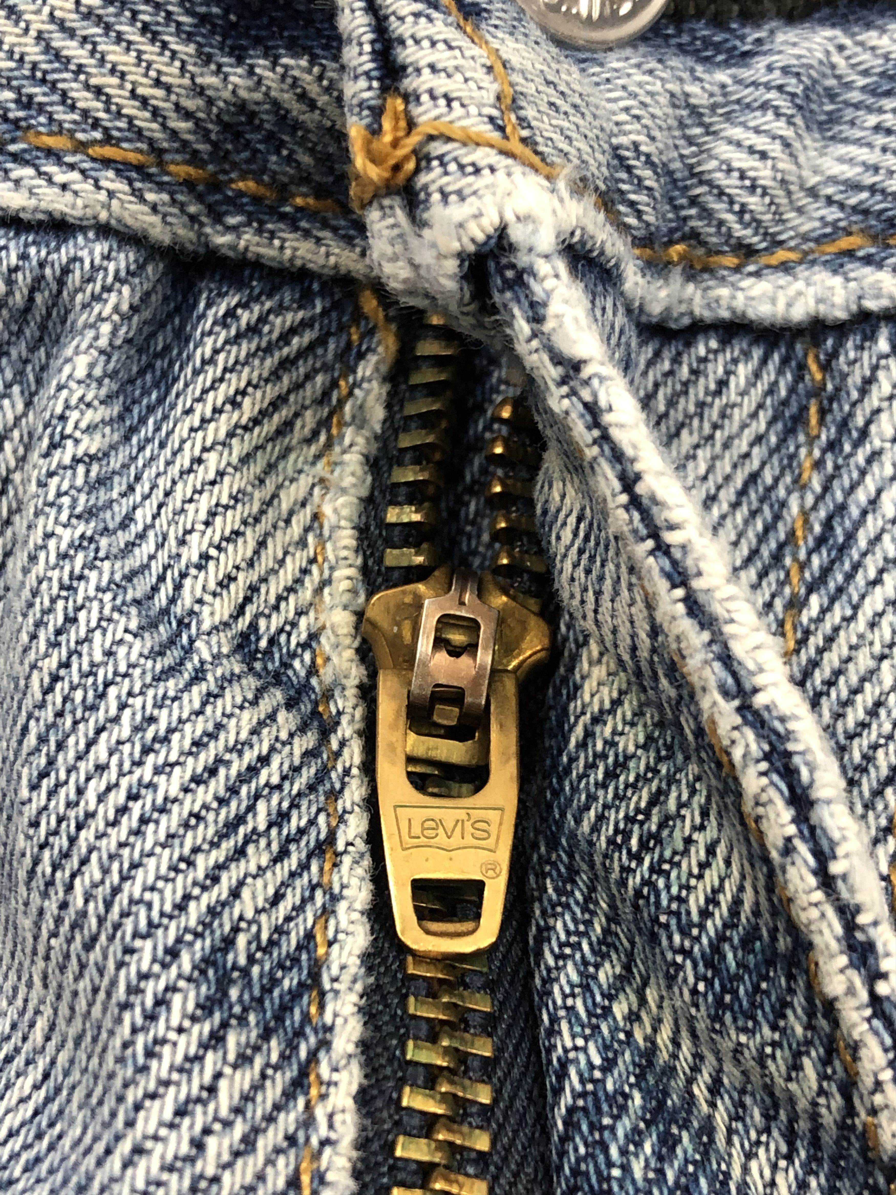 Levi's Vintage Levis 505 Light Washed Jeans DPP0159 Size US 37 - 11 Thumbnail