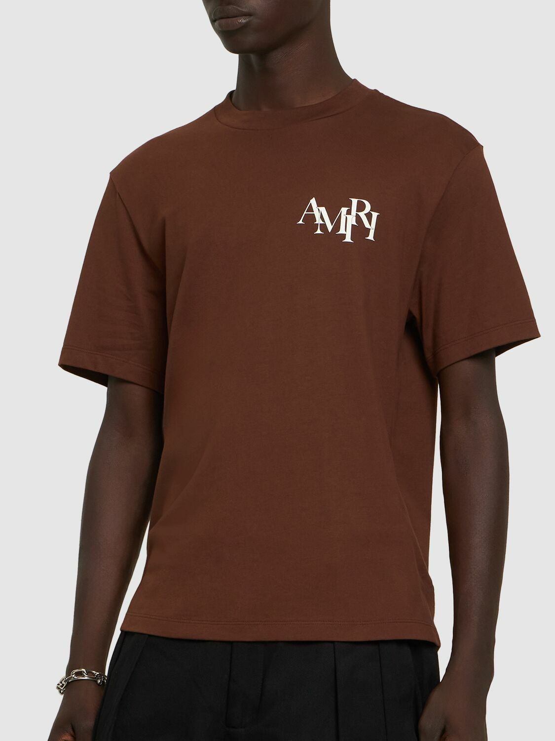 o1y0525 Logo T-Shirt in Brown