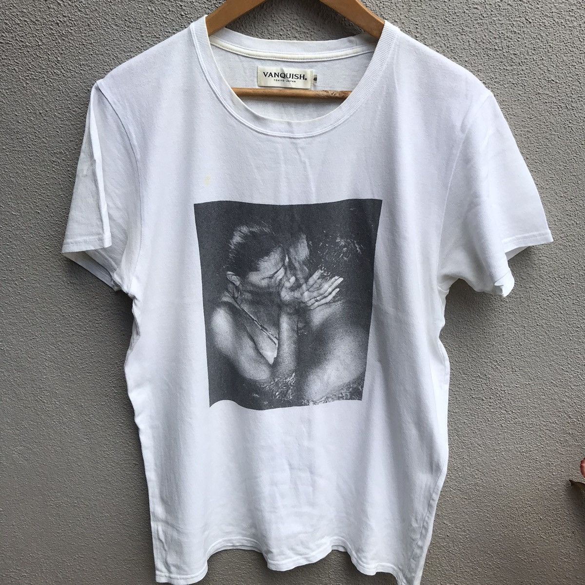 Vanquish VANQUISH couple kiss photo tee Size US M / EU 48-50 / 2 - 2 Thumbnail