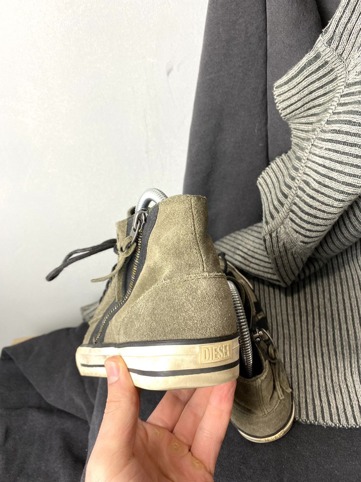 Diesel Vintage Diesel High Top Design Suede Sneakers Size US 7.5 / IT 37.5 - 12 Thumbnail