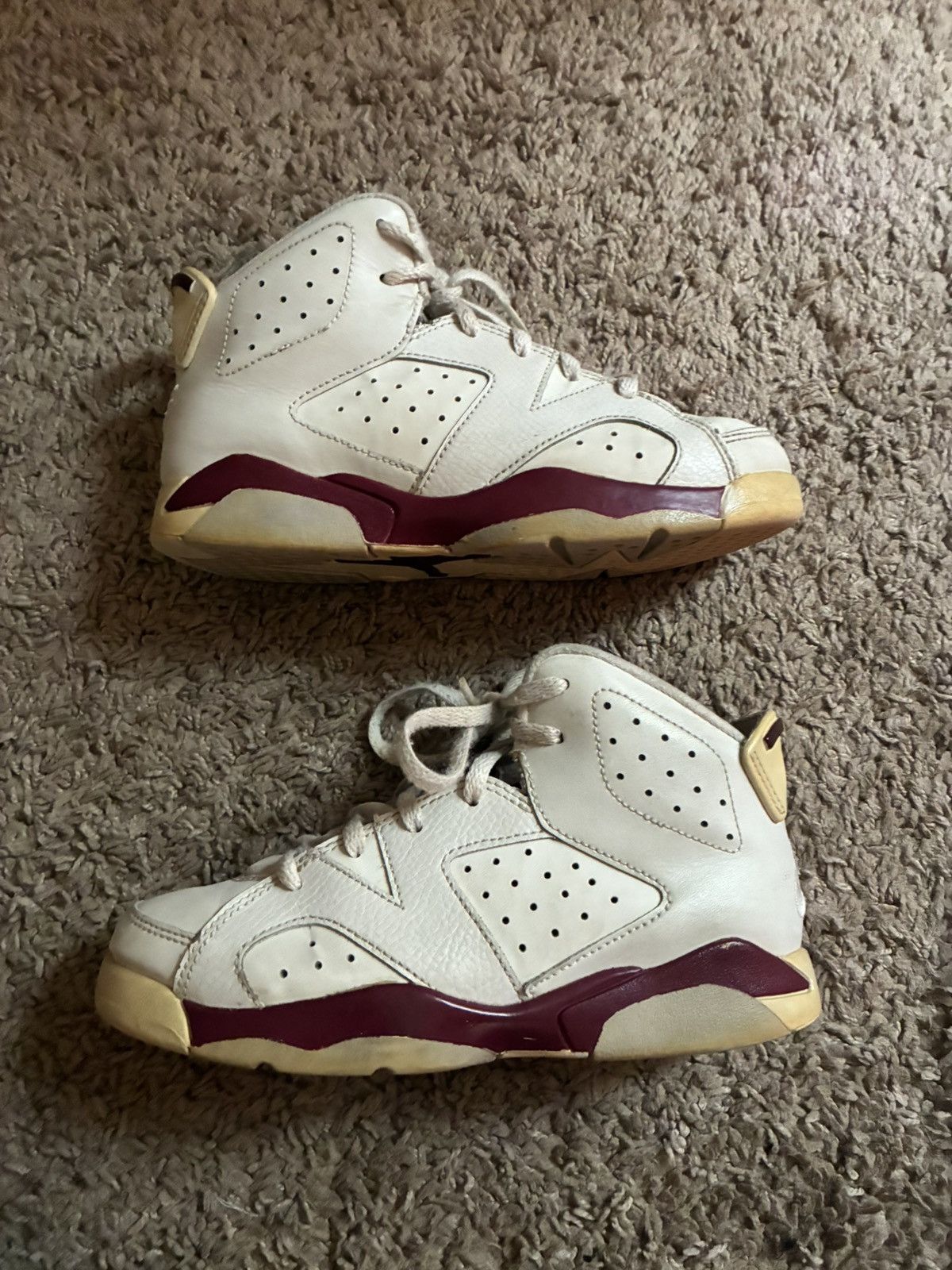 Jordan Brand Air Jordan 6 Retro ‘Maroon’ Size US 4 / IT 34 - 1 Thumbnail