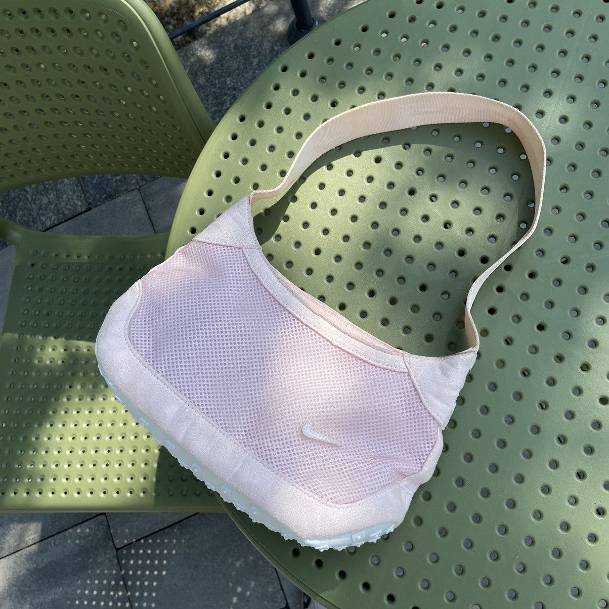 Nike 📌 Vintage Nike Y2K Shoulder Bag Size ONE SIZE - 1 Thumbnail