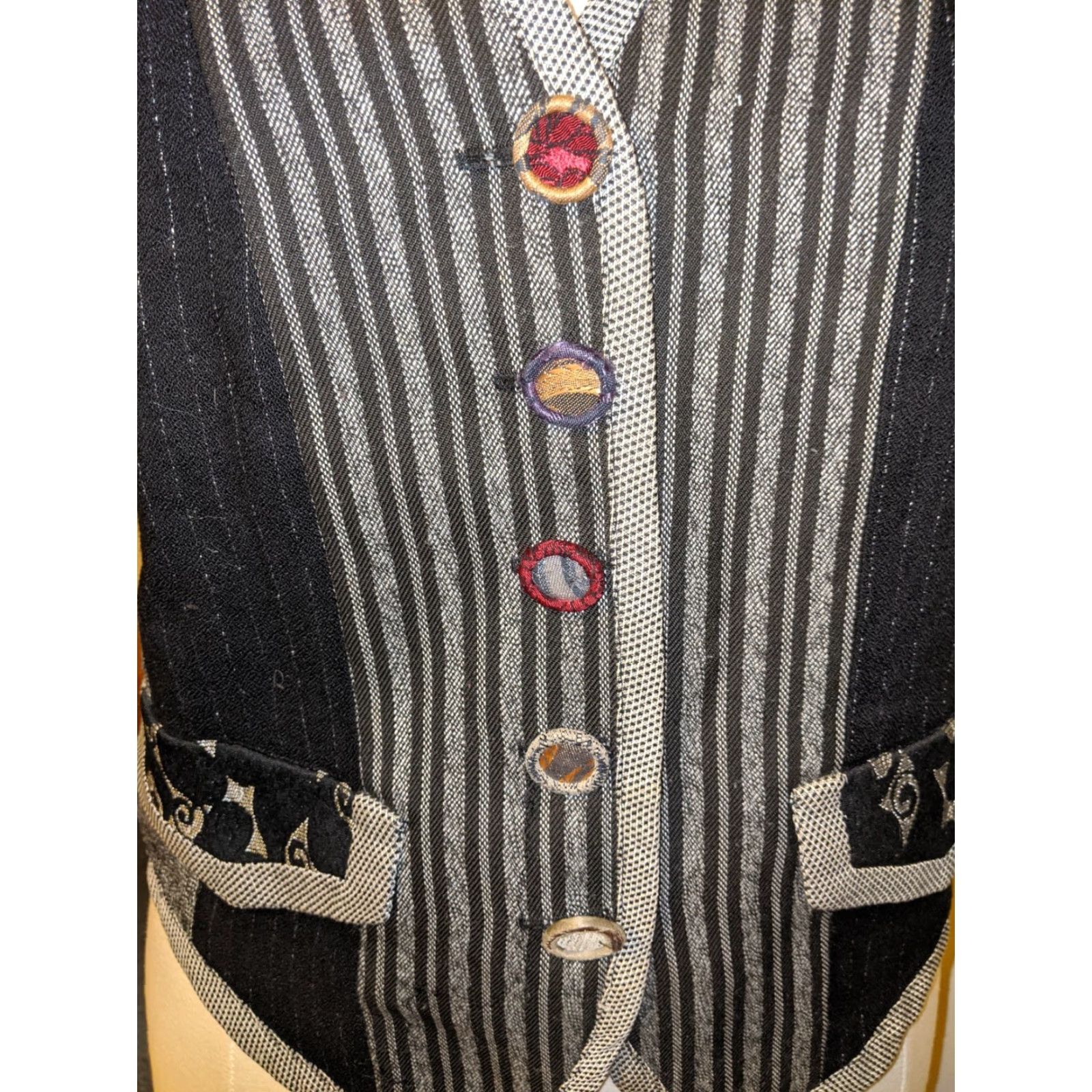Vintage VINTAGE 90s Brannan Studio Art Deco Black & White Vest Medium Quilted Buttoned Women Casual Mens Womens Girls Size M / US 6-8 / IT 42-44 - 4 Thumbnail