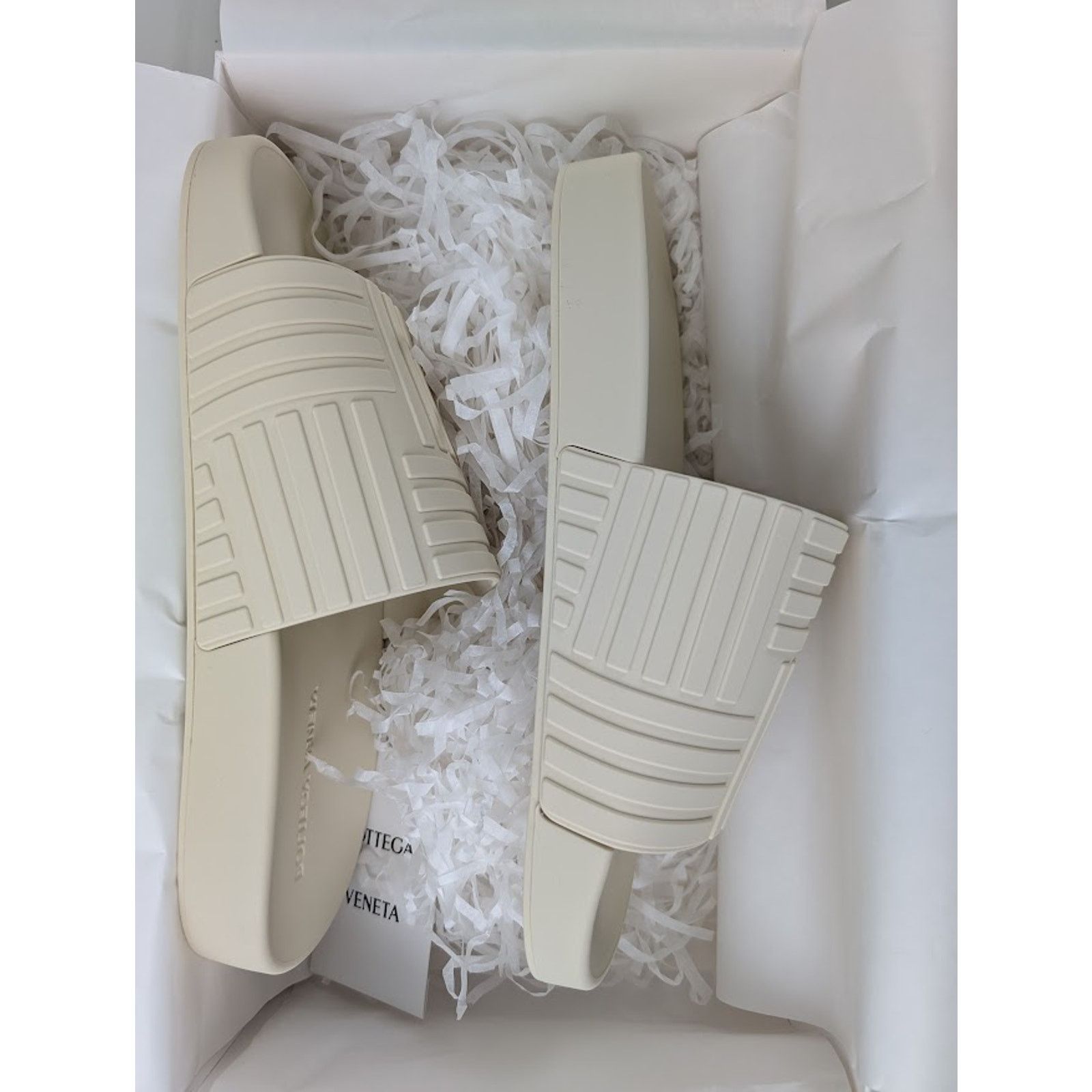 Bottega Veneta o1rshd1 Rubber Carpet Slider Sandal in Sea Salt Size US 12 / EU 45 - 12 Thumbnail