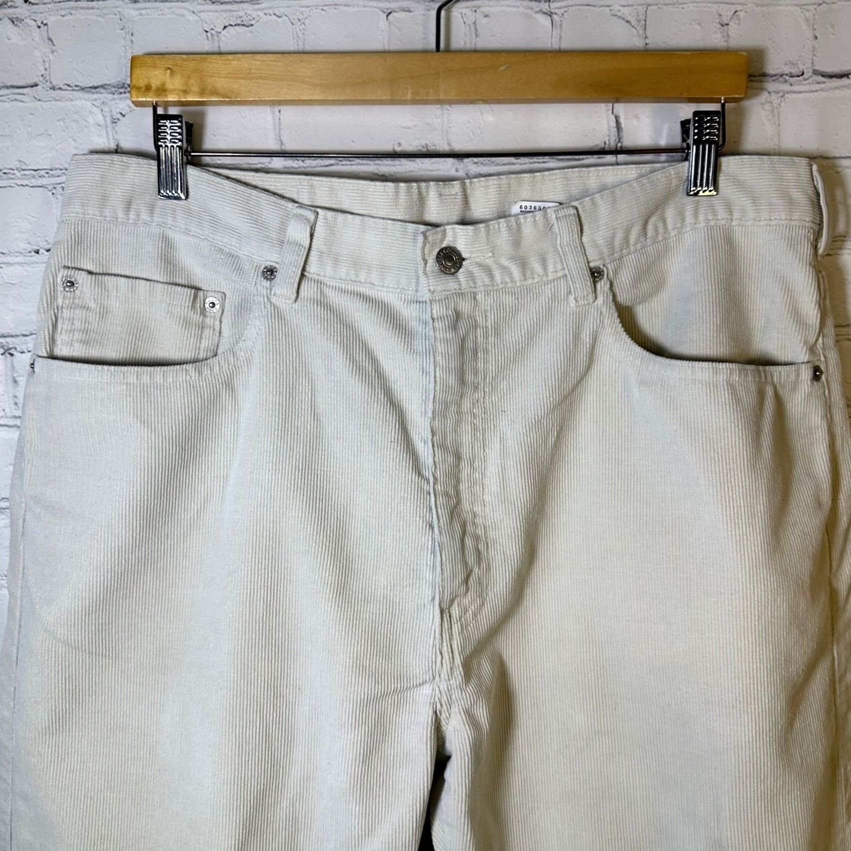 Levi's VINTAGE Levis 505 Regular Fit Corduroy Pants Mens 38x32 Cream Beige Straight Leg Size US 38 / EU 54 - 2 Thumbnail