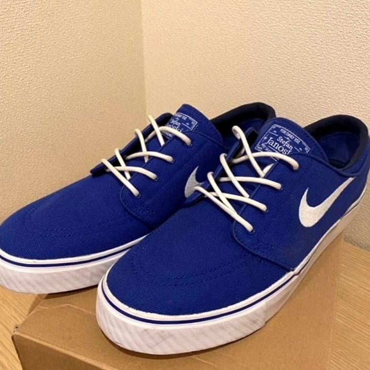Nike Item Specifications: Brand: Nike Size US 10 / EU 43 - 2 Thumbnail